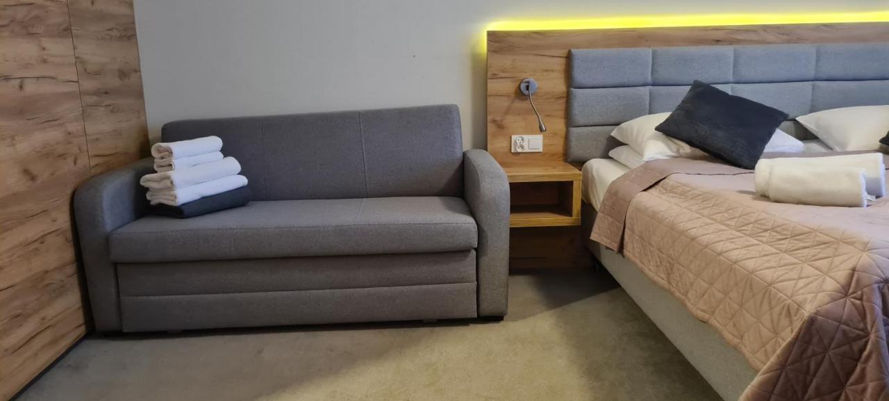 Aparthotel Apartamenty Czarna Gora 230 Сєнна Екстер'єр фото
